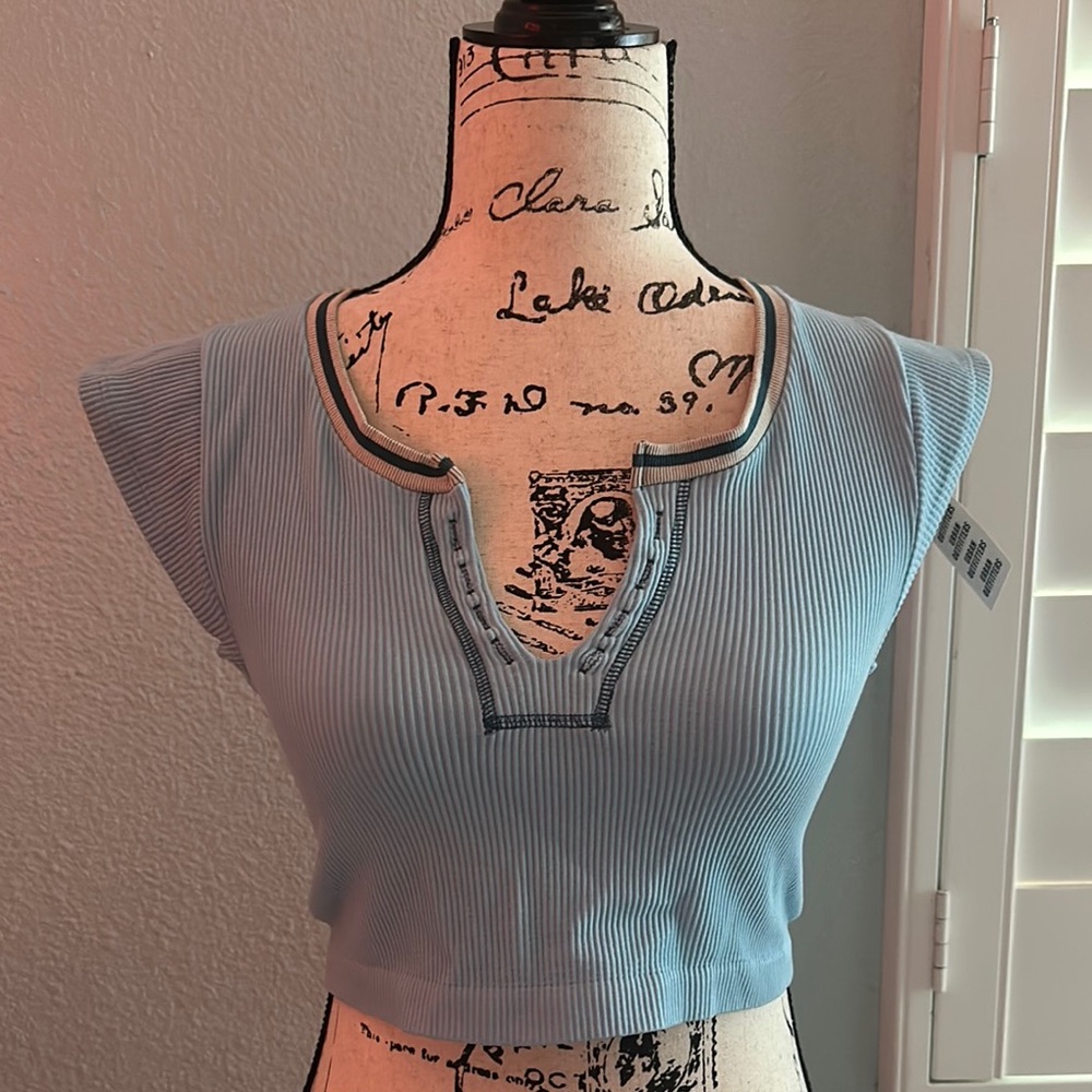 Out from under go for goldseamless top